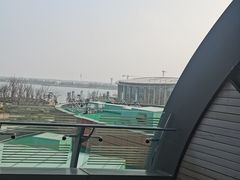 -上海滴水湖皇冠假日酒店