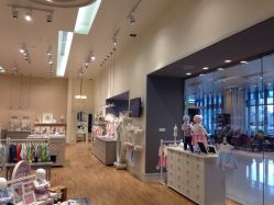 点击看大图 -丽婴房(七莘路店)