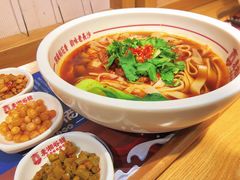 -呷佬·长沙手工米粉(金沙江路店)