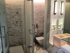 -上海滴水湖皇冠假日酒店