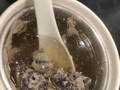 花旗参炖乌鸡汤-味先肠粉(康王南店)