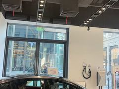 -TESLA 特斯拉(上海太古汇体验店)