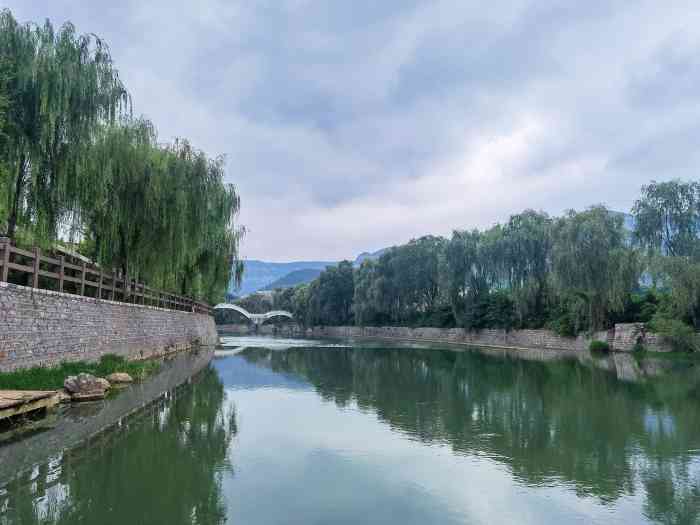 大门牙风景区-"景色不错的路过可以去看看公共交通也可.