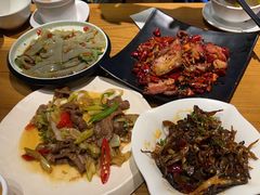 -隔壁老王·家常云南菜(花巷店)