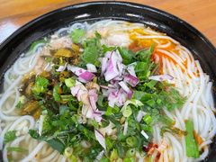 扒猪脚米线-鸿浩扒猪脚米线