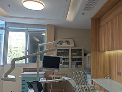 -上海仁爱医院口腔科 · 种植