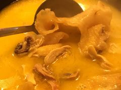 -鲜入围煮花胶鸡海鲜火锅