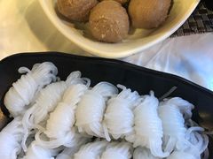 -鲜入围煮花胶鸡海鲜火锅