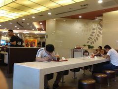 -肯德基(虹桥机场T2北指廊精选外卖点店)