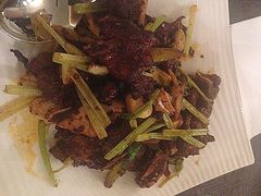 香辣牛仔骨-粤尚腾香居中餐厅(首都机场希尔顿店)