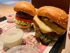 -The Habit Burger Grill 哈比特汉堡(复兴soho店)
