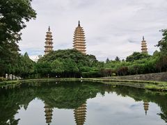 -三塔倒影公园