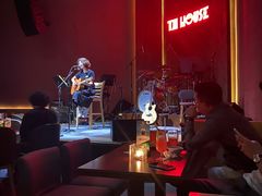 -TZ House音乐现场(来福士中心店)