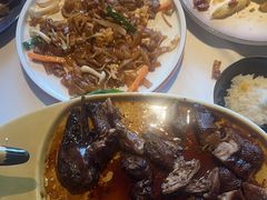 -八府香鸭·啫啫煲(华山路店)