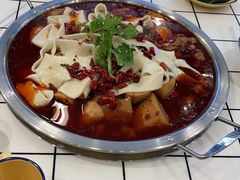 -晓彭肥肠鸡·泡椒鸡火锅(水木天地店)