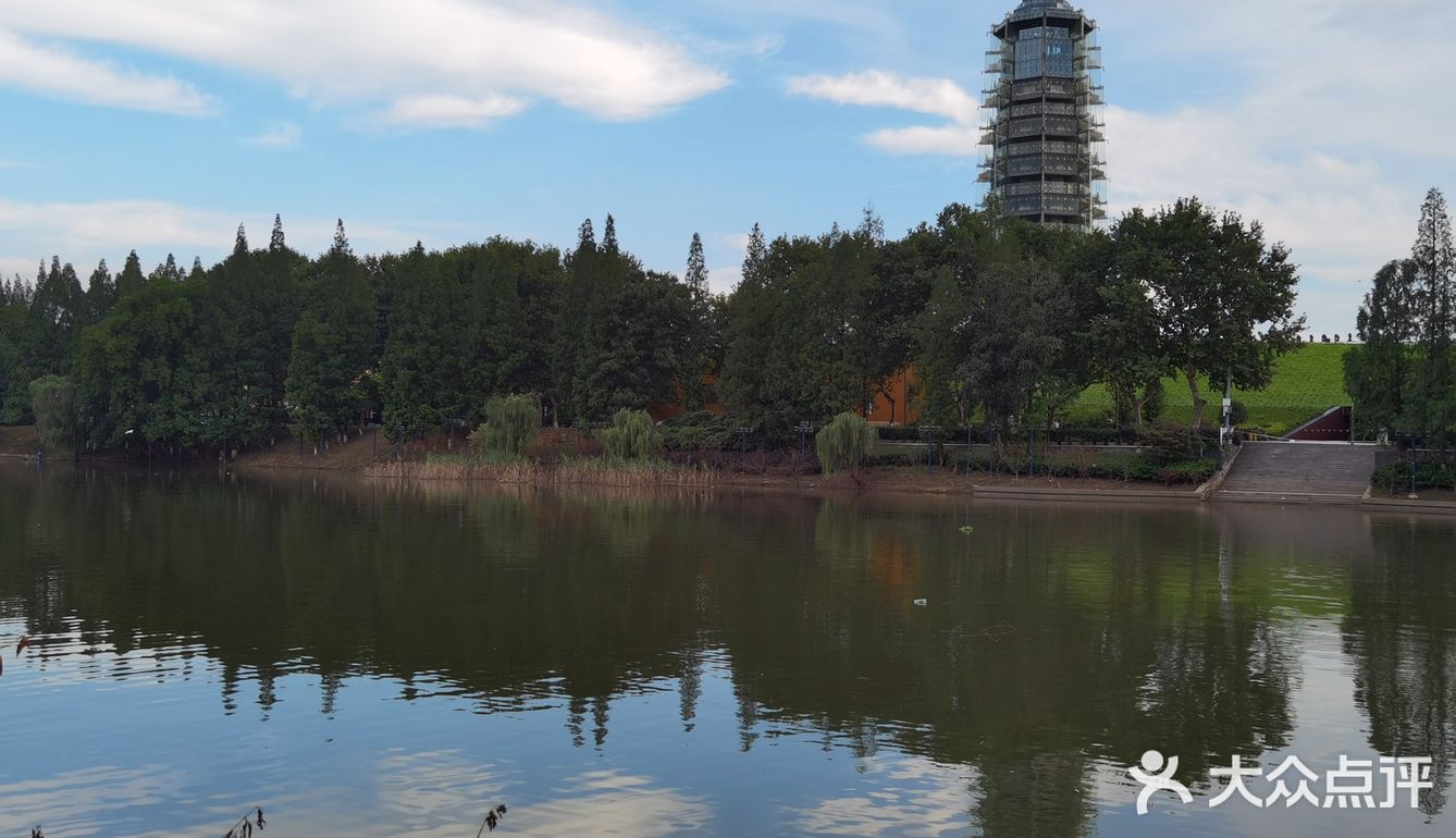 老街小巷，不禁疑惑着自己是否穿越而来