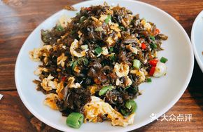 Wild Lichen Stir-Fried with Eggs