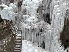 -大平台龙居瀑布旅游区