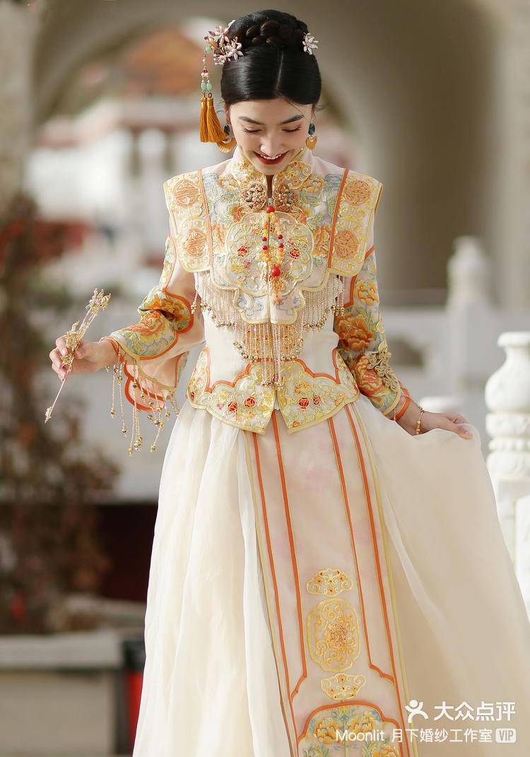 天玺芳华仙气飘飘的粉金色手绣秀禾