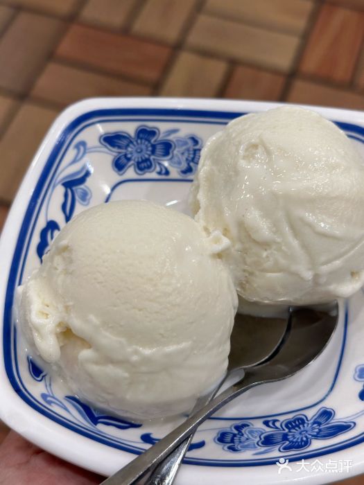 顺记冰室(宝华路店)招牌椰子雪糕图片