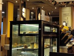 面包甜点陈列柜-麦当劳(百荣世贸商城店)
