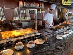 自助取餐区-汇泉王朝大饭店-旋转餐厅(南海路店)