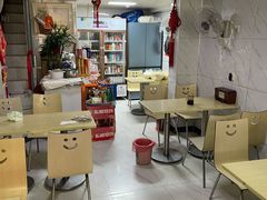 大堂-小许三鲜砂锅馄饨店(家多乐烟酒店)