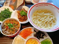 老北京爆肚粉-方砖厂69号炸酱面·烤鸭(前门鲜鱼口店)