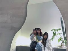 -洪小鹏生活美学馆(领SHOW天地店)