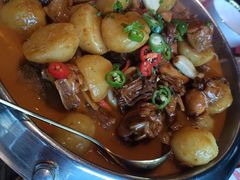 土豆焖仔鸡-甜阿姨·天台花园私房菜(万松园店)