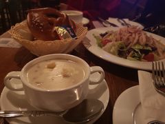 奶油蘑菇汤-宝莱纳啤酒花园餐厅PAULANER BRAUHAUS Nanjing(广州路店)