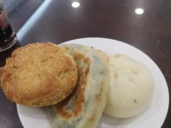 -聚德华天护国寺小吃(甜水园店)