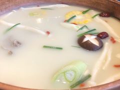 -三人行骨头王火锅(长寿店)
