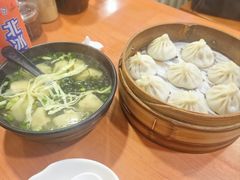 -莱莱小笼·乔艾