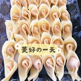 5,用你的巧手包好抄手,等待下锅煮熟