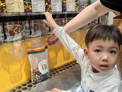 -m豆巧克力世界(上海世茂广场店)