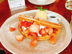 -ROAST coffee & eatery