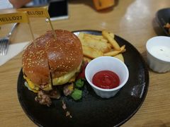 澳洲牛肉汉堡-HELLO 27 意面·沙拉·帕尼尼