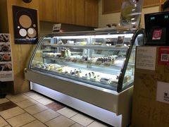 面包甜点陈列柜-樱花糕坊(海寿街店)