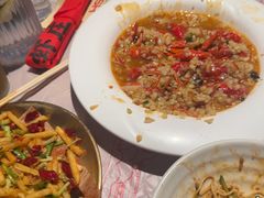-肥肥虾庄·金牌油焖大虾(汉街SKP店)