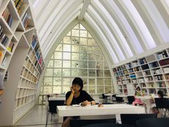 -钟书阁(松江泰晤士小镇店)