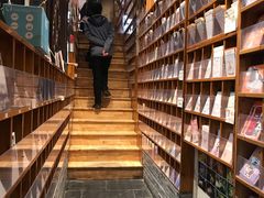 -猫的天空之城概念书店(苏州平江店)