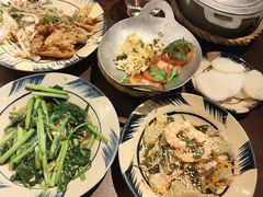 -Cuc Gach Quan Restaurant