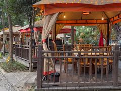 -二荆条·蜀鲜汇城市森林火锅