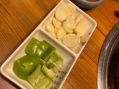 -草家酱蟹炭火烤肉店(珲春南路一店)