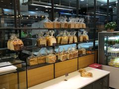 面包甜点陈列柜-面包新语(上地华联店)