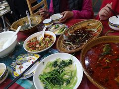 -乡土特色.冷锅鱼.牦牛肉汤锅