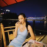 爬坡上坎吃烤肉，这个体验也只有山城重庆才能体验吧！
