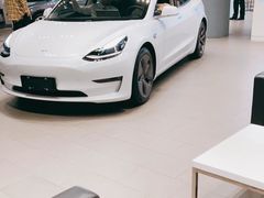 -TESLA 特斯拉(上海太古汇体验店)