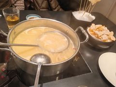 -鲜入唯煮·港式海鲜牛肉火锅(金宝街店)